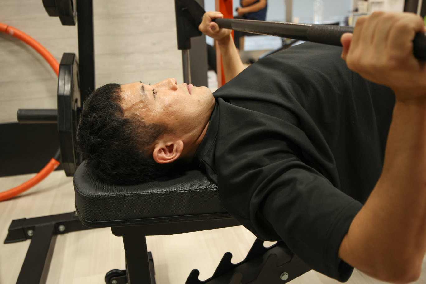 卯田トレーナーのバーベルトレーニング写真